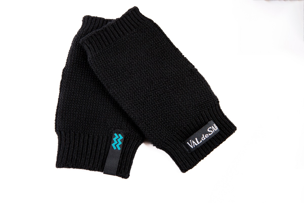 Mitaines Noires Mitaines noires en laine avec logo turquoise et étiquette Cotentin Unique et Tricoterie du Val de Saire