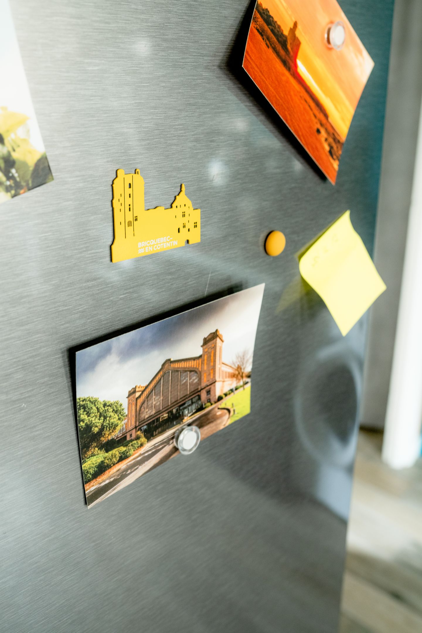 magnet en métal – Chateau de Bricquebec magnet en métal – Château de Bricquebec