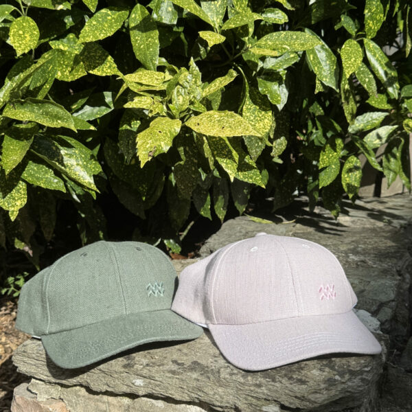 casquette en lin rose et kaki