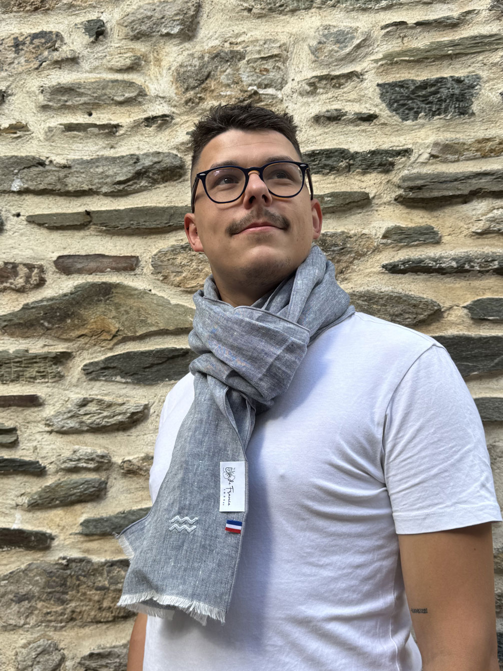 chèche en lin gris clair Homme qui un chèche gris